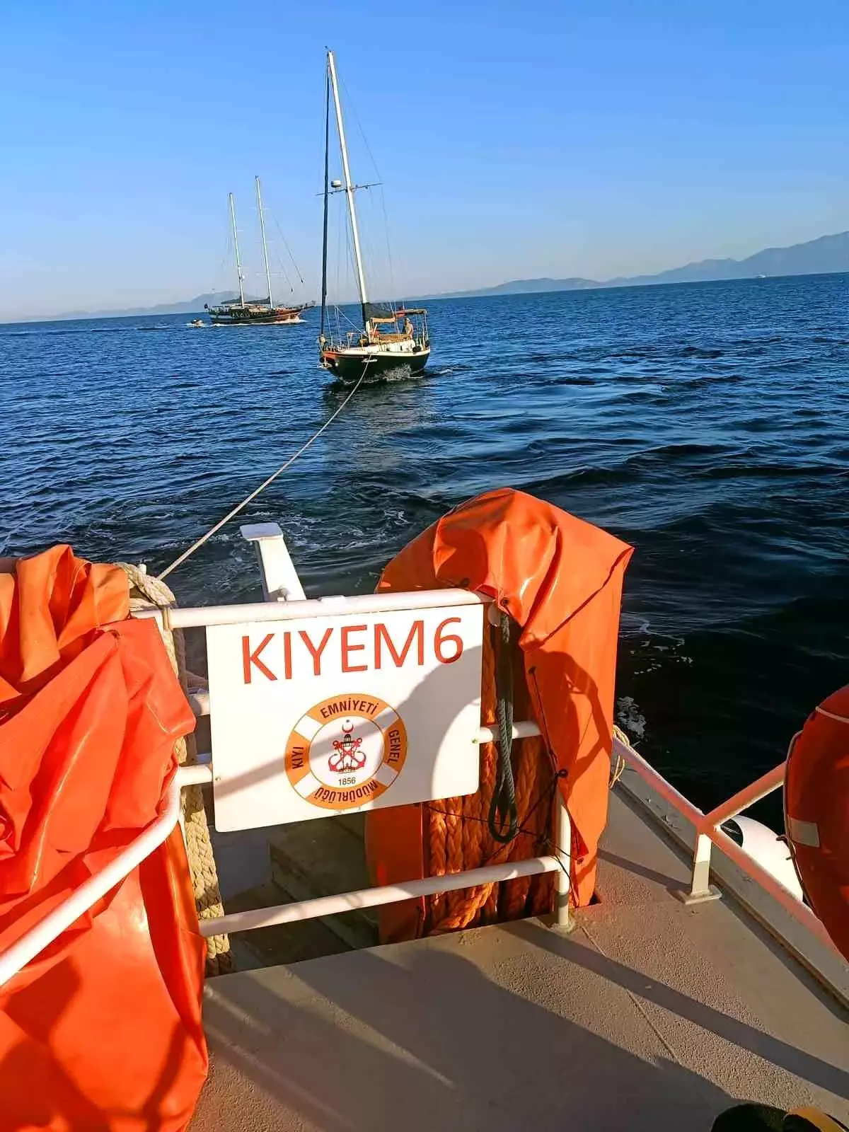 Bodrum açıklarında arıza yapan tekne kurtarıldı