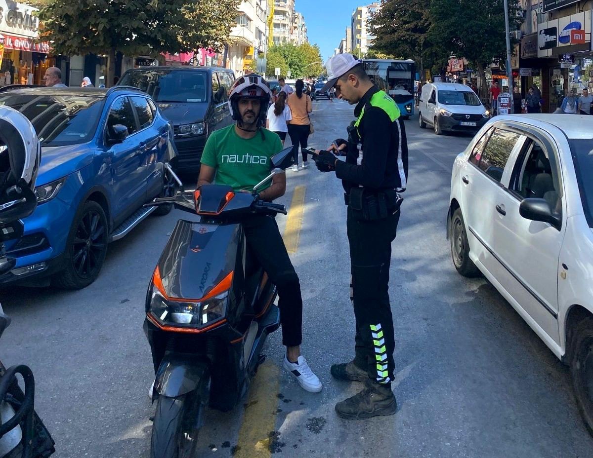 Manisa\'da Motosiklet Denetimi: 2,4 Milyon TL Ceza