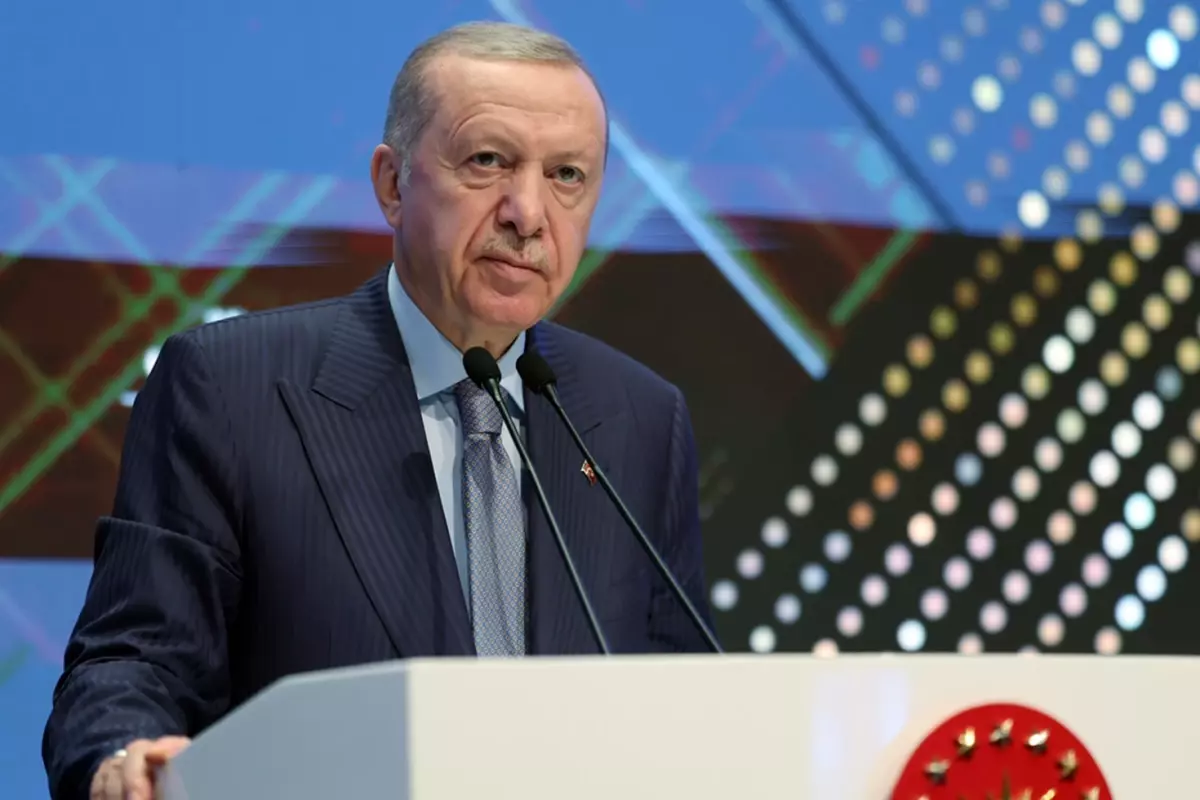 Televizyon kanalında Erdoğan\'la ilgili skandal kj! Tepkiler peş peşe geldi