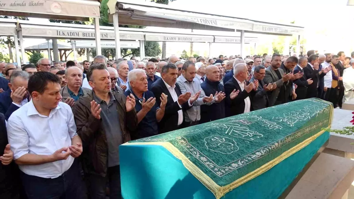 Ülkücü Camianın Sevilen İsimlerinden Erdem Şenocak Son Yolculuğuna Uğurlandı