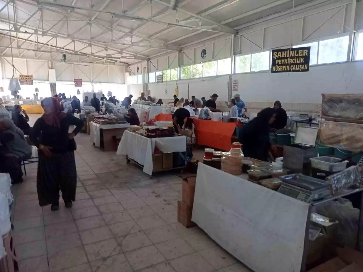 Burdur\'da Pazarcılar Arasında Kavga: 2 Yaralı