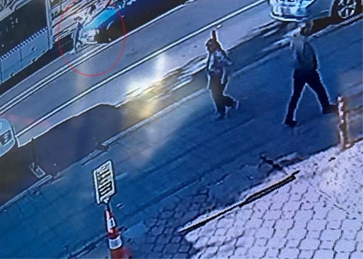 Çorlu\'da Otomobil Yaya Kıza Çarptı