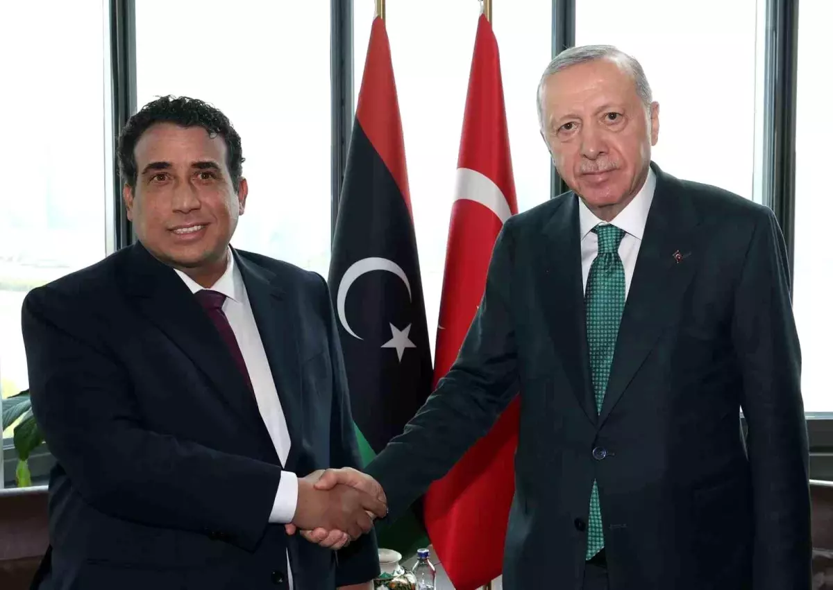 Cumhurbaşkanı Erdoğan, Libya Başkanlık Konseyi Başkanı El-Menfi ile görüştü