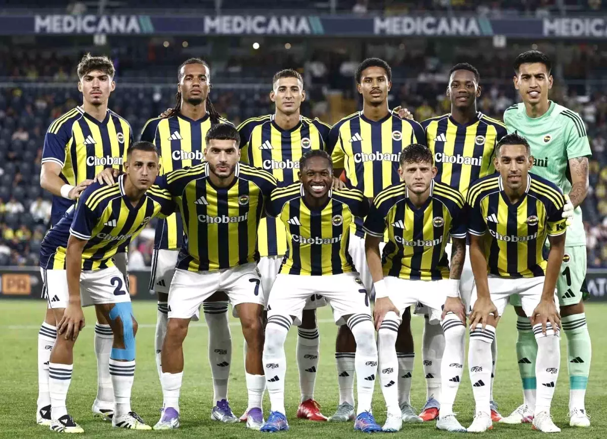Fenerbahçe, Zagreb\'de UEFA Avrupa Ligi\'ne Başlıyor