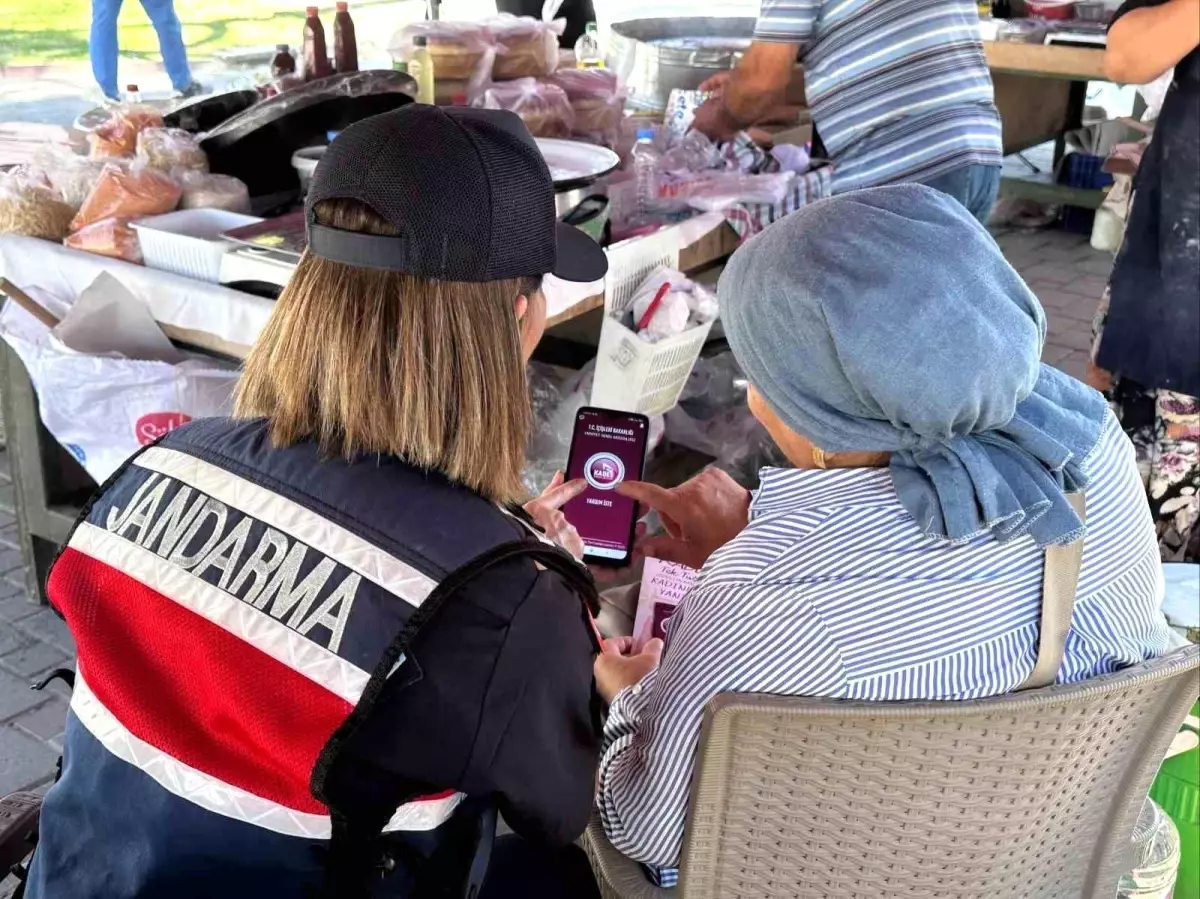 İncir Festivali\'nde Jandarmadan Kadına Şiddetle Mücadele