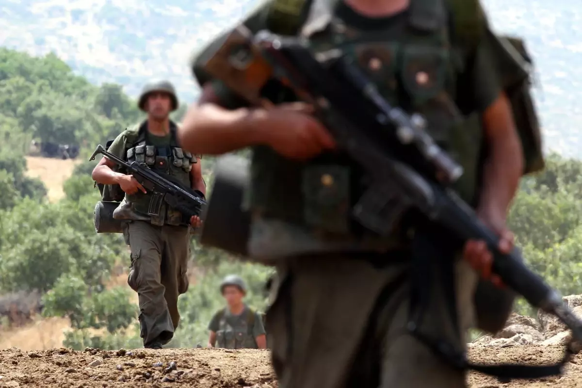 Hatay\'da köylü çocuklara su veren askerlere soruşturma