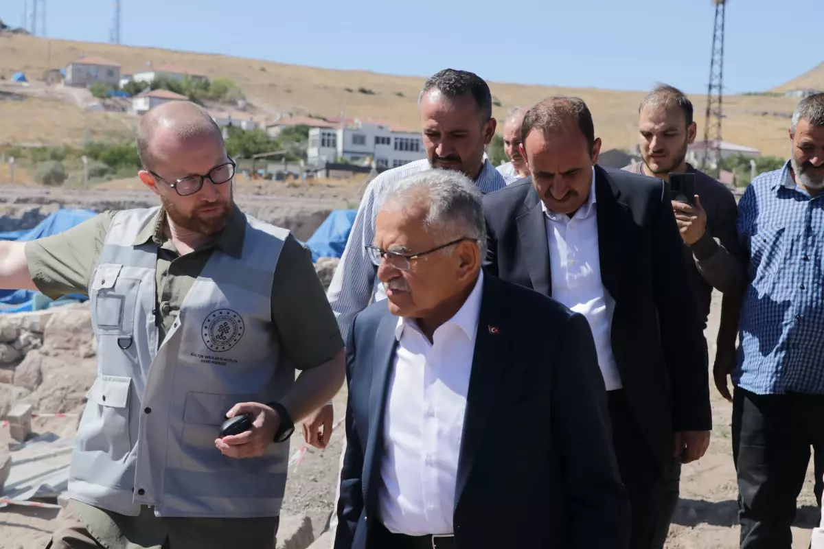 İncesu\'da 11. Yüzyıla Ait Mezarlar Bulundu