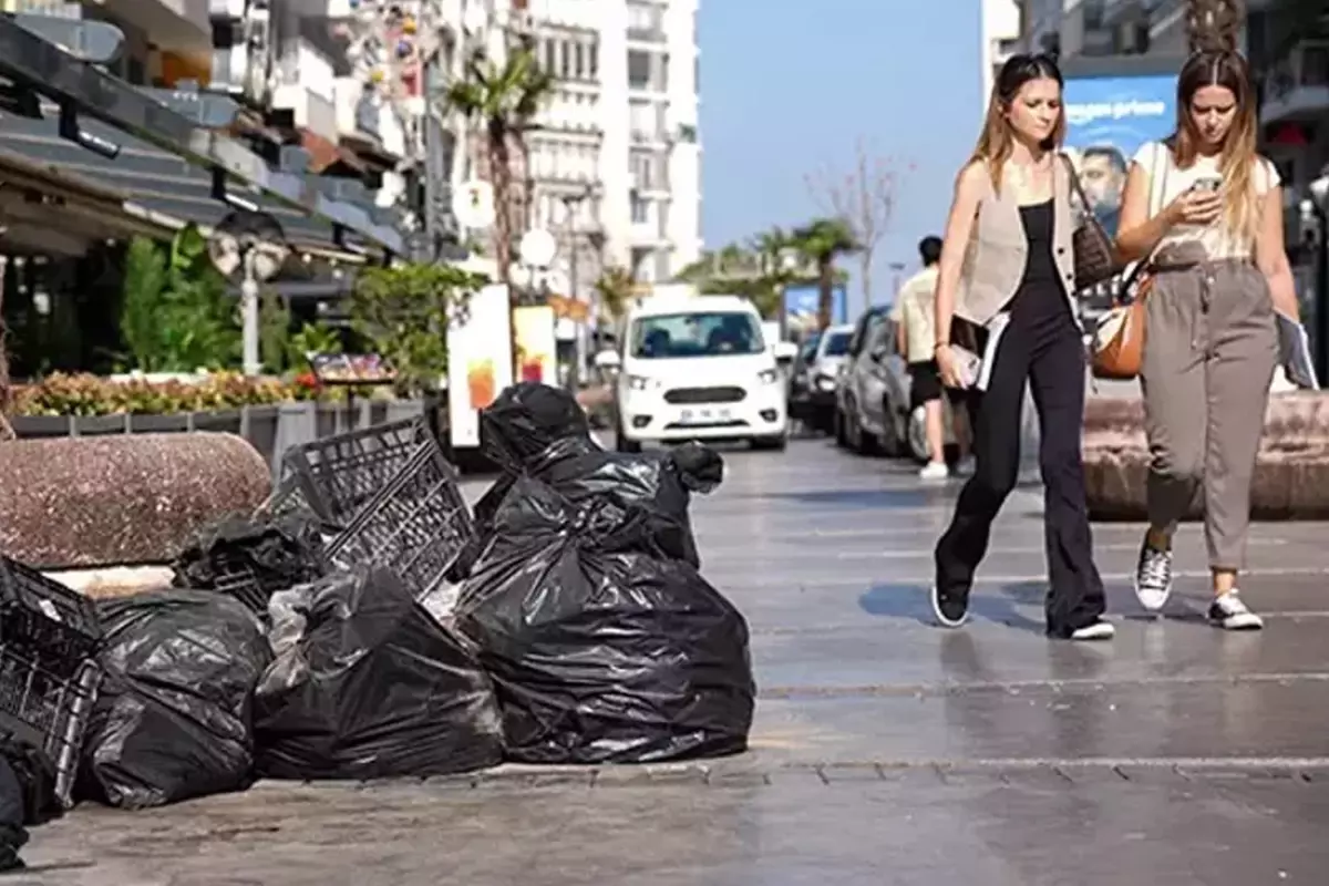 İçişleri Bakanlığı, İzmir\'de CHP\'li 3 belediyeye inceleme başlattı