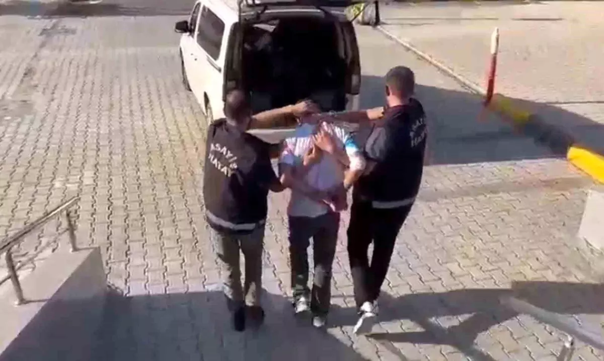 İskenderun\'da Belediyeye Çalışanını Bıçakla Yaralayan Şüpheli Tutuklandı