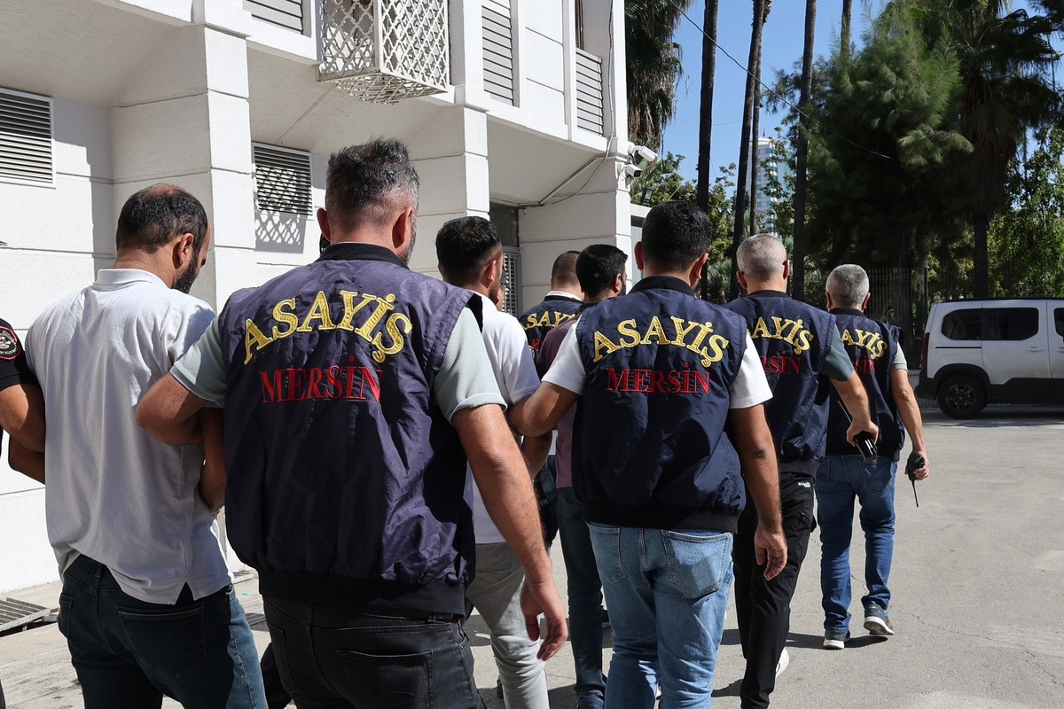 Mersin\'de Kuyumcu Soygunu: 16 Milyon Lira Çalındı