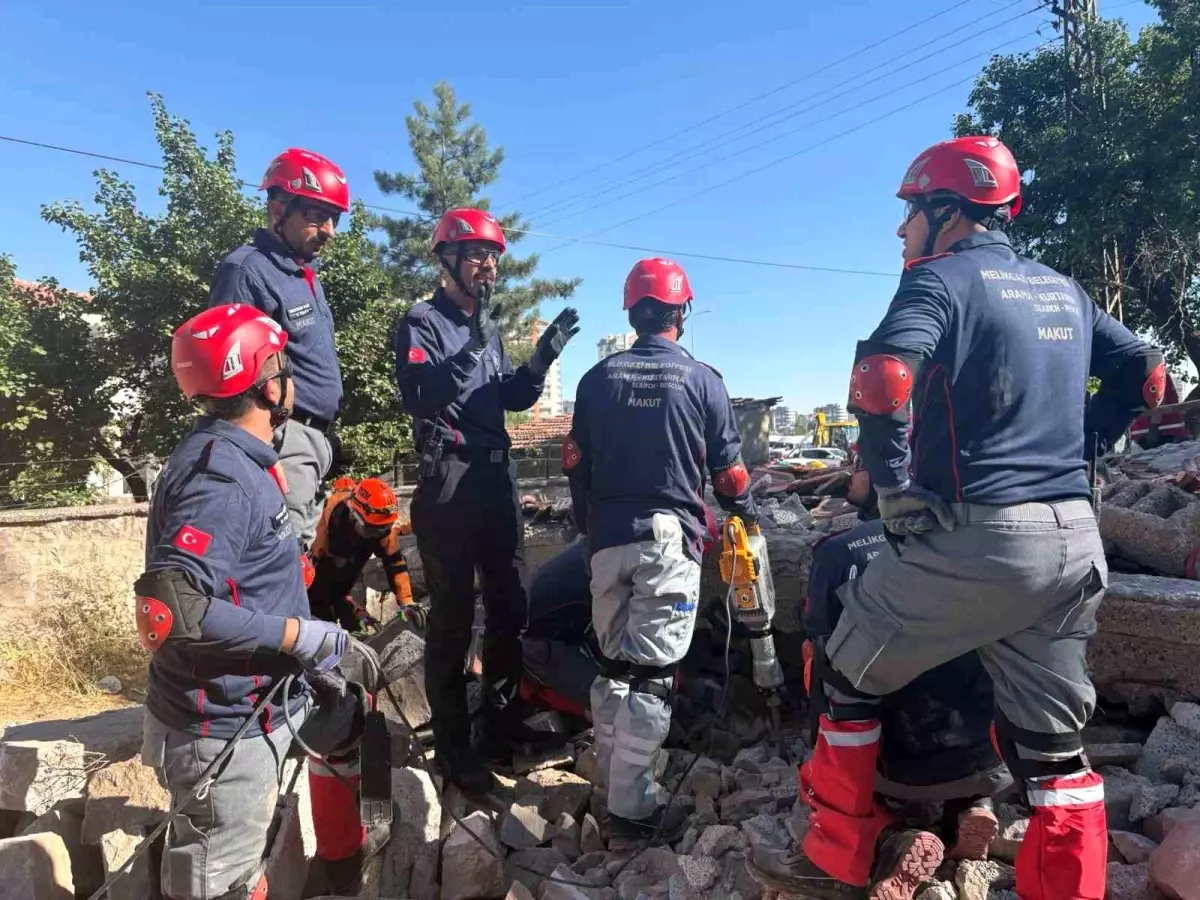 Kayseri\'de Büyük Deprem Tatbikatı Gerçekleştirildi