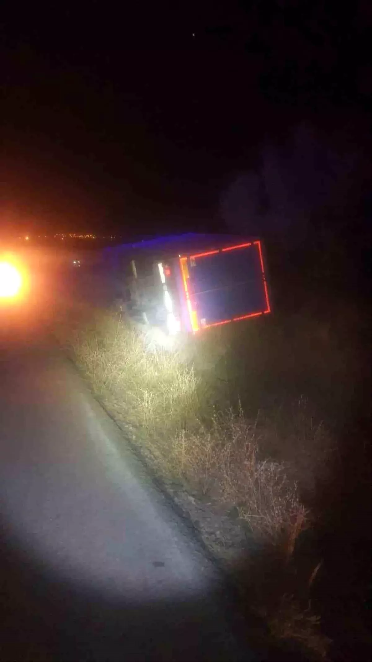 Nevşehir\'de Kargo Kamyonu Devrildi: Sürücü Hayatını Kaybetti