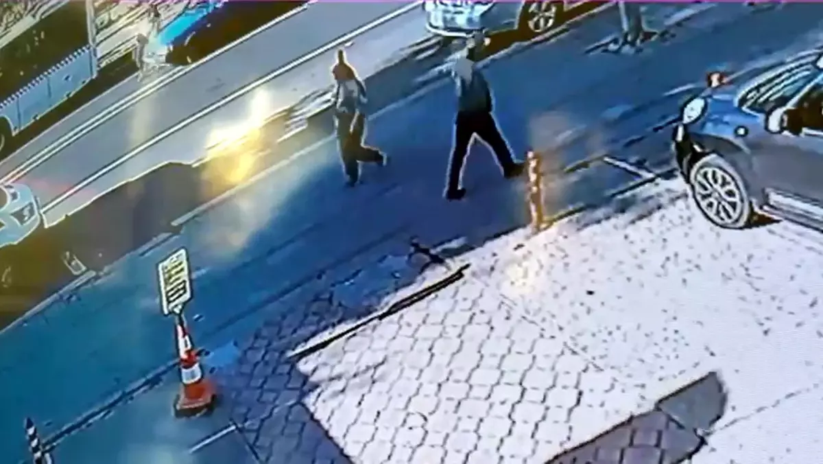 Çorlu\'da Otomobil Yayaya Çarptı