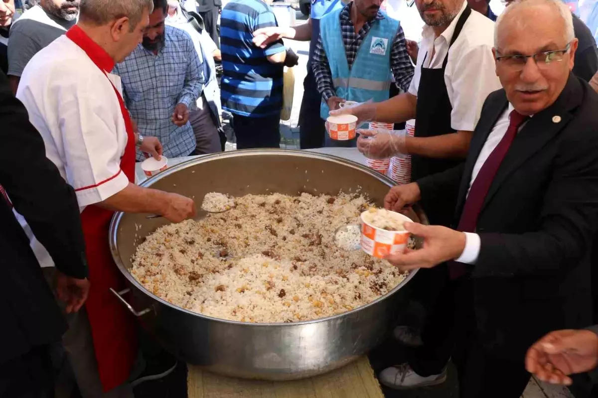 Şanlıurfa\'da Ahilik Haftası Etkinlikleri: 3 Bin Kişiye Etli Pilav İkramı