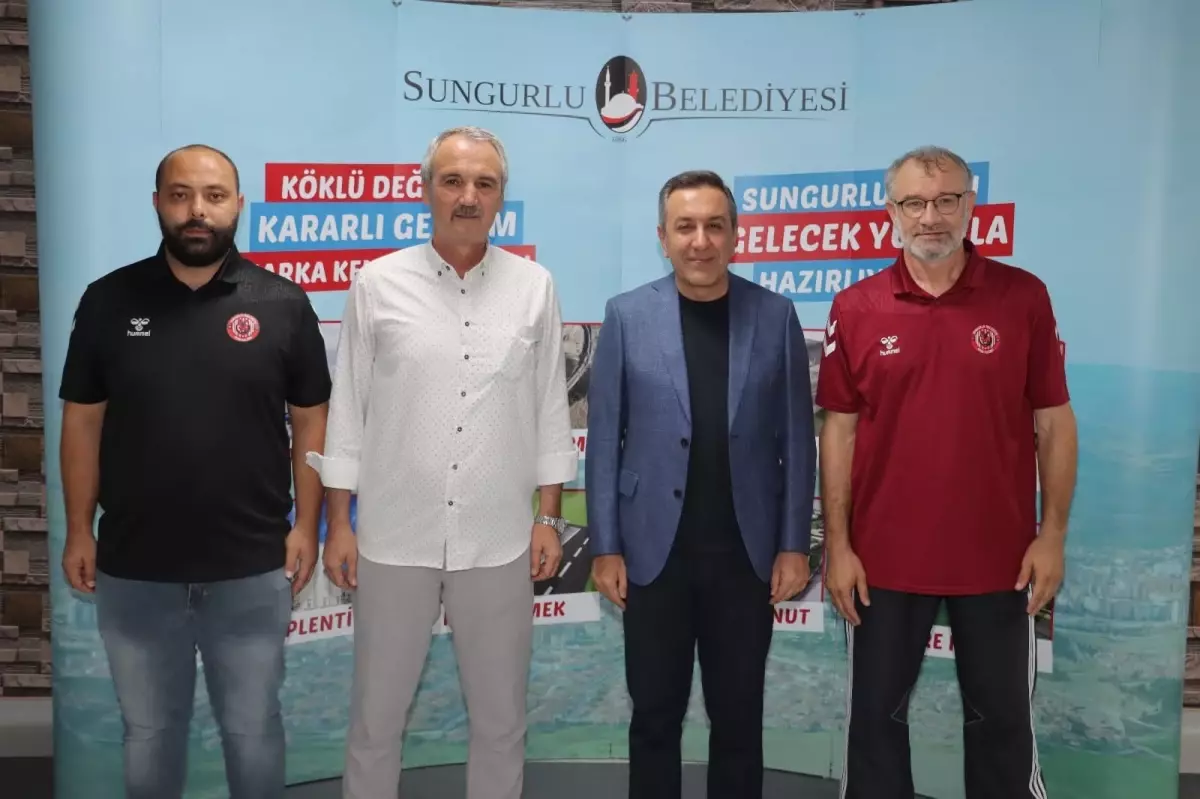 Sungurlu Voleybol Takımı Efeler Ligi Hedefliyor