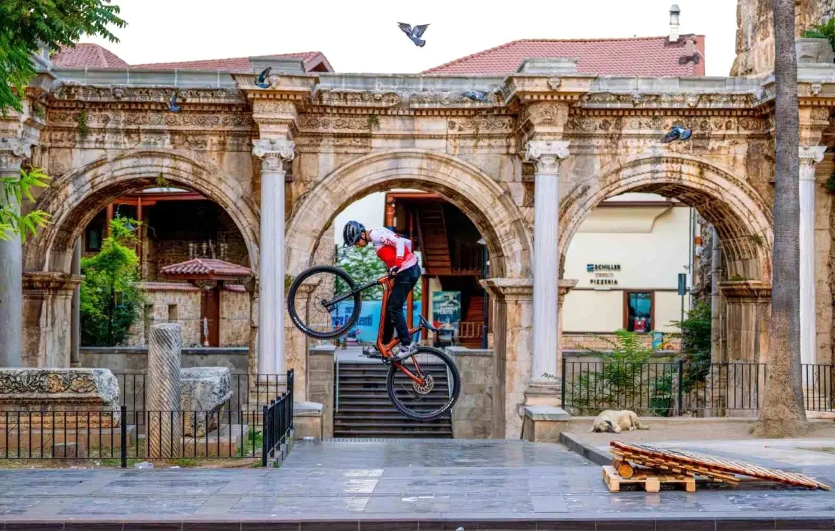 Antalya\'da Pedalia Fest Oldtown Bisiklet Tutkunlarını Buluşturuyor