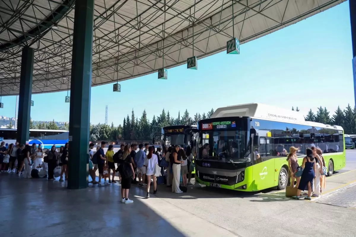Kocaeli\'nin 800CK Hattı Yaz Boyunca 105 Bin Yolcuyu Sahillere Taşıdı