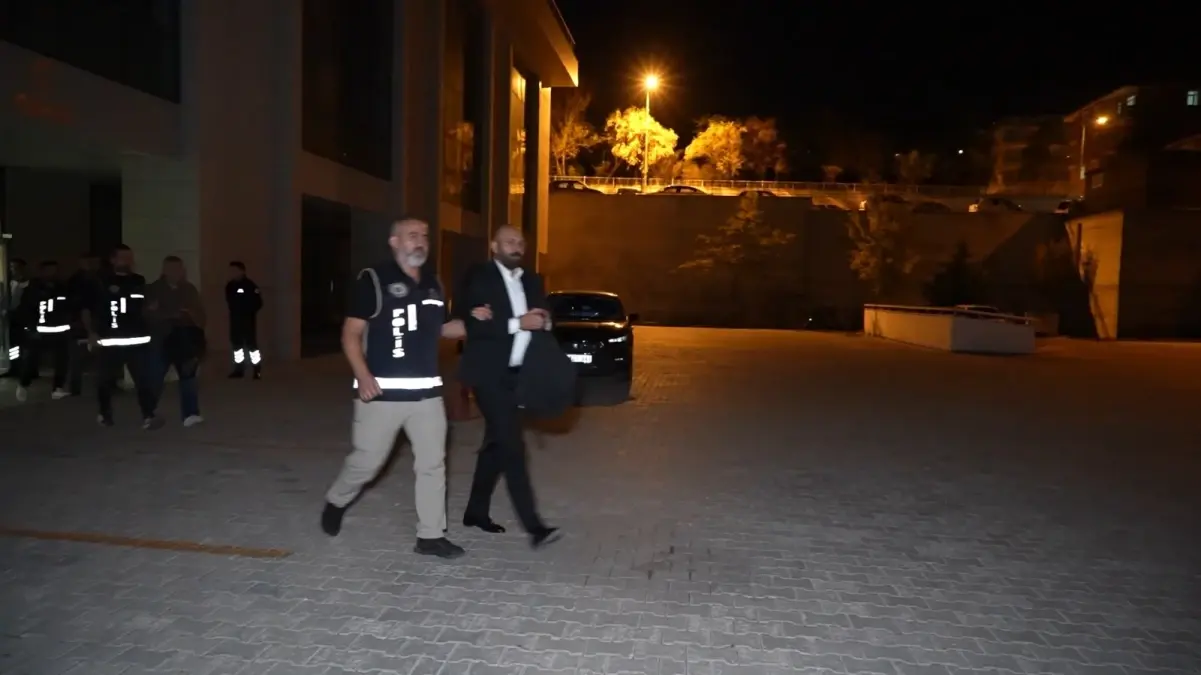AK Partili belediye başkanı Ahmet Sungur tutuklandı