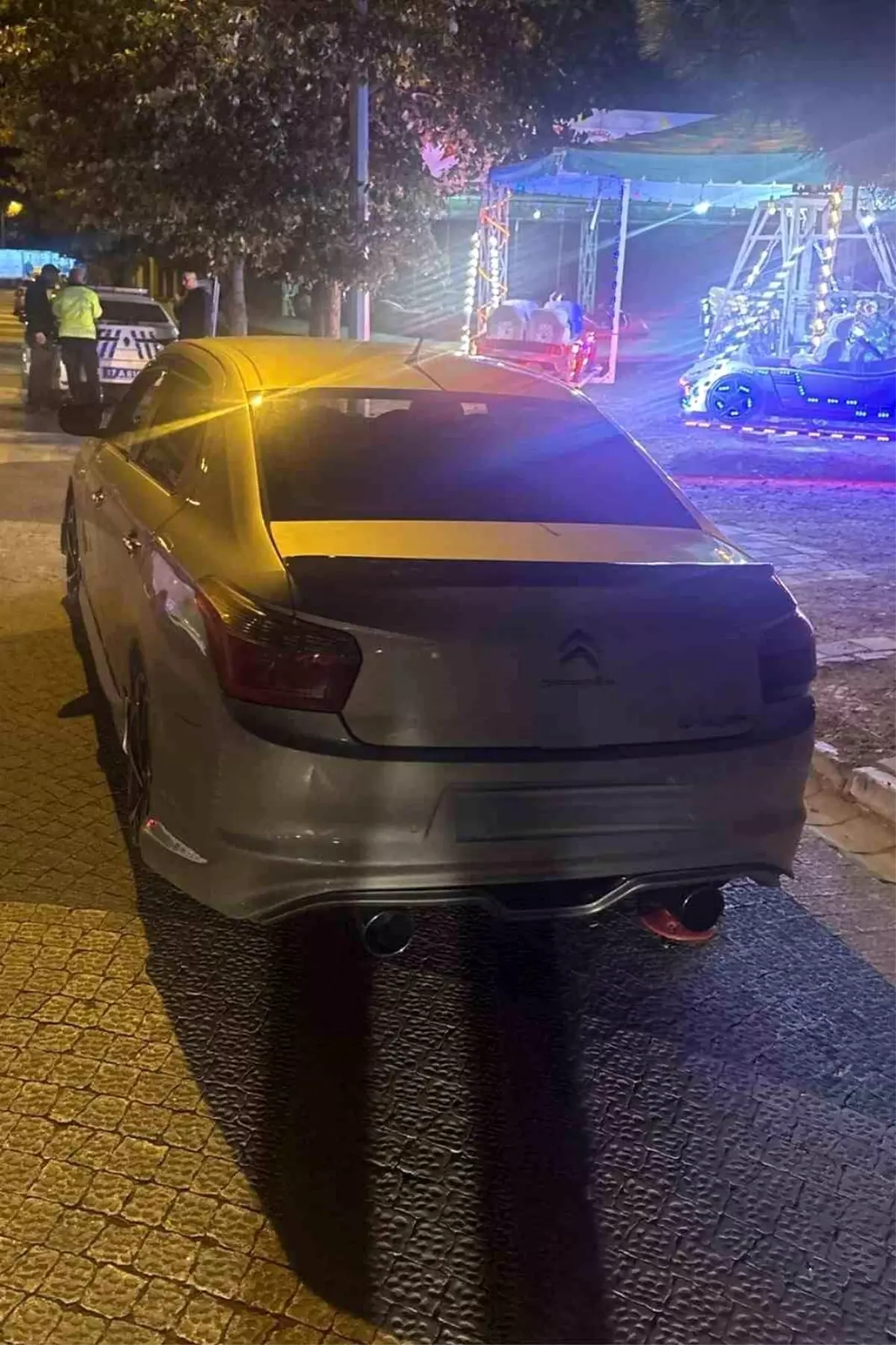 Ezine\'de Yediemin Otoparkı Kontrolü