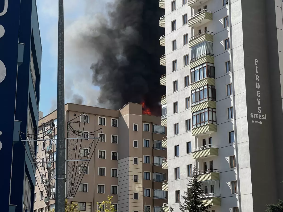 Kayseri\'de 8 Katlı Binada Yangın