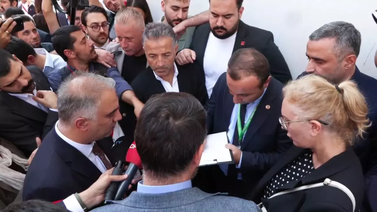 CHP İstanbul Kongresi Çalışmalarına Durdurma Kararı