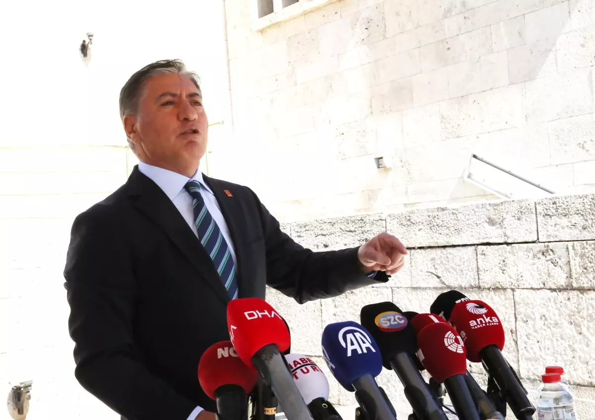Murat Emir\'den Komisyona Eleştiri