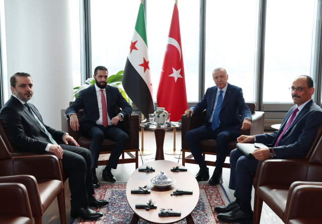 Cumhurbaşkanı Erdoğan, ABD'de Suriye lideri Şara ile görüştü