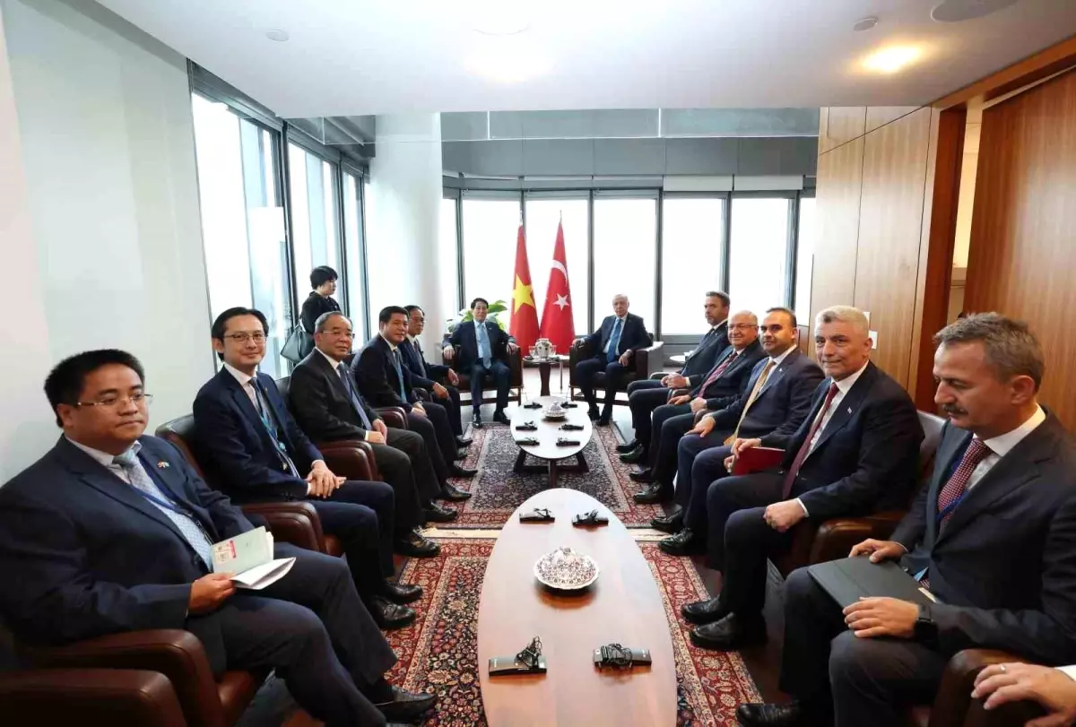 Erdoğan, Vietnam Devlet Başkanı ile Görüştü