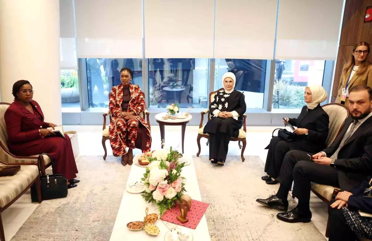 Emine Erdoğan, Gabon Cumhurbaşkanının eşi ile Türkevi\'nde bir araya geldi