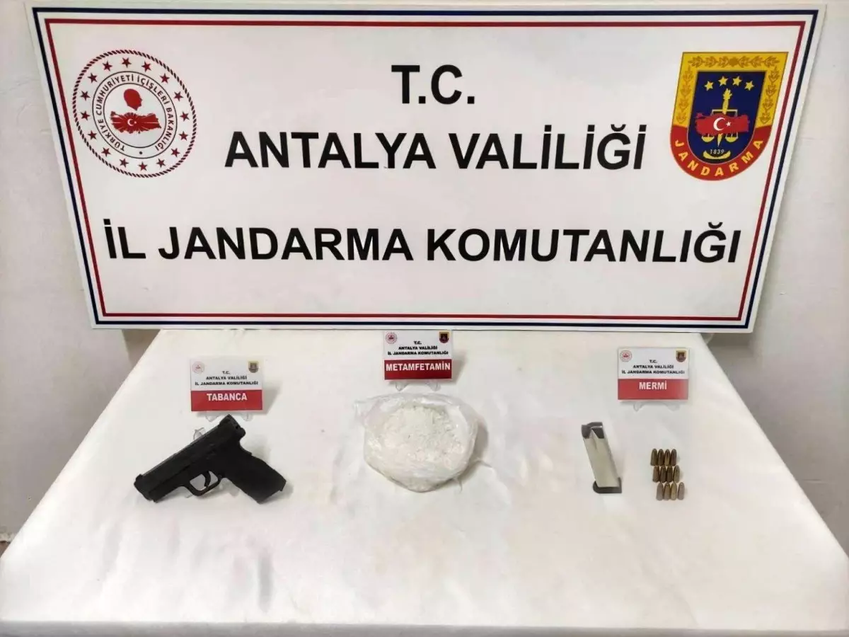 Gazipaşa\'da Uyuşturucu ve Tabanca Ele Geçirildi