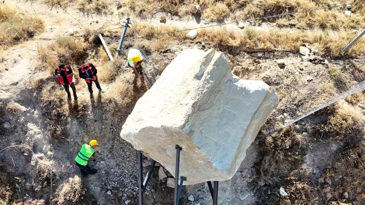 Kapadokya\'da Kaya Düşmesi Olayına Hızlı Müdahale