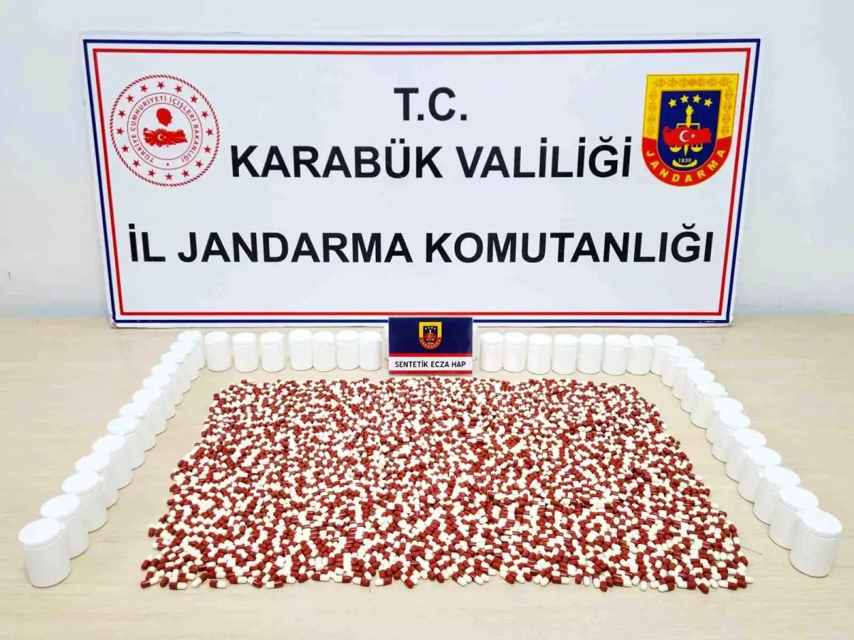 Karabük\'te 2 Bin 467 Sentetik Ecza Ele Ge geçirildi