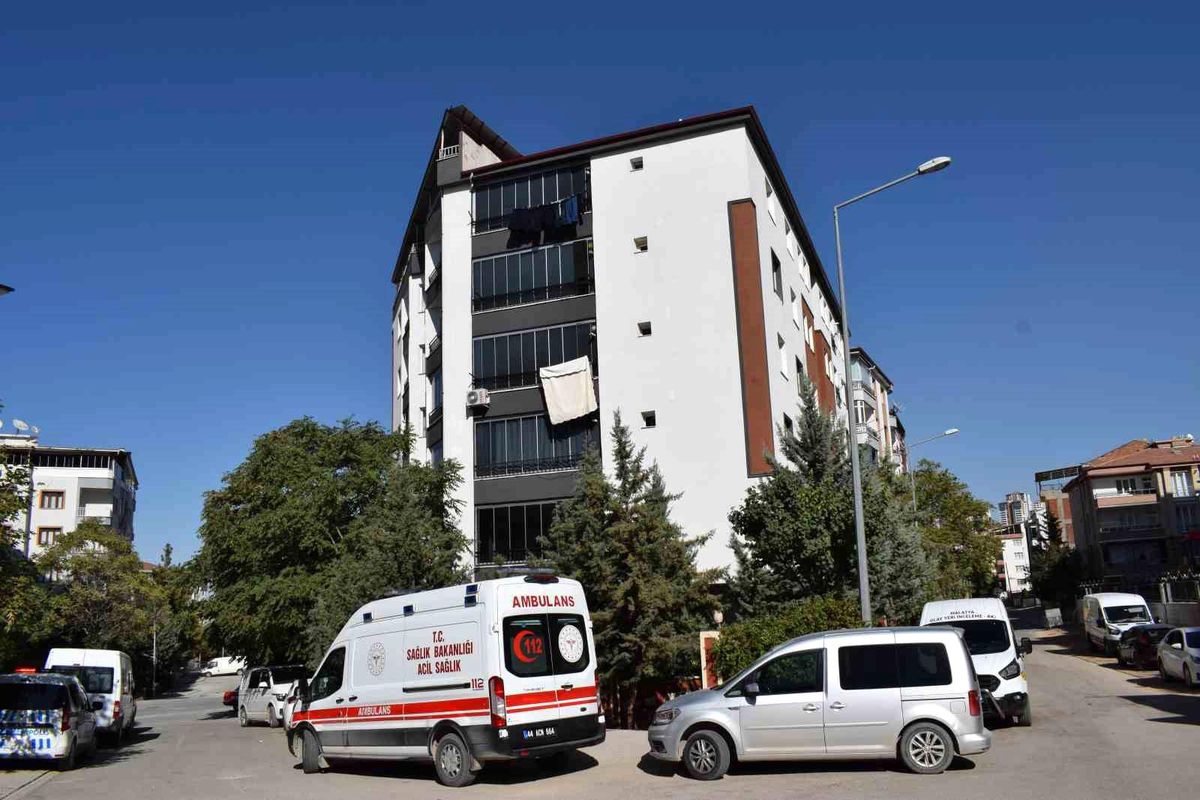 Malatya\'da Çatı Katında Ölü Bulundu