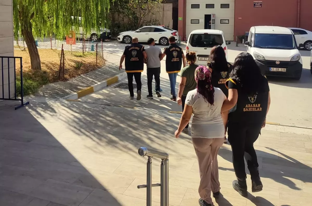 Manisa\'da 3 firari şahıs yakalandı