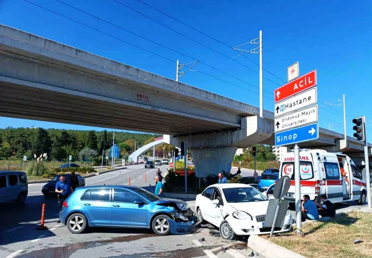 Samsun\'da Trafik Kazası: 4 Yaralı