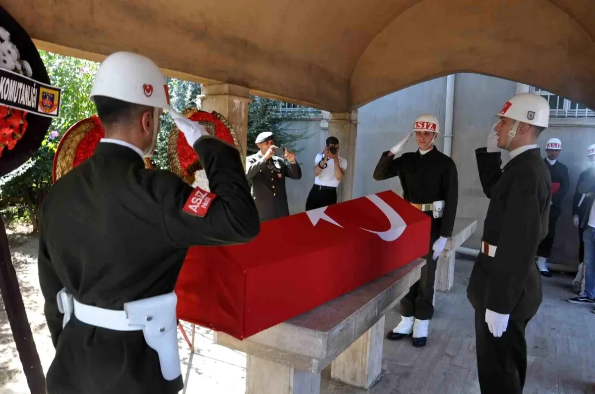 Kıbrıs Gazisi Aziz Kara Son Yolculuğuna Uğurlandı