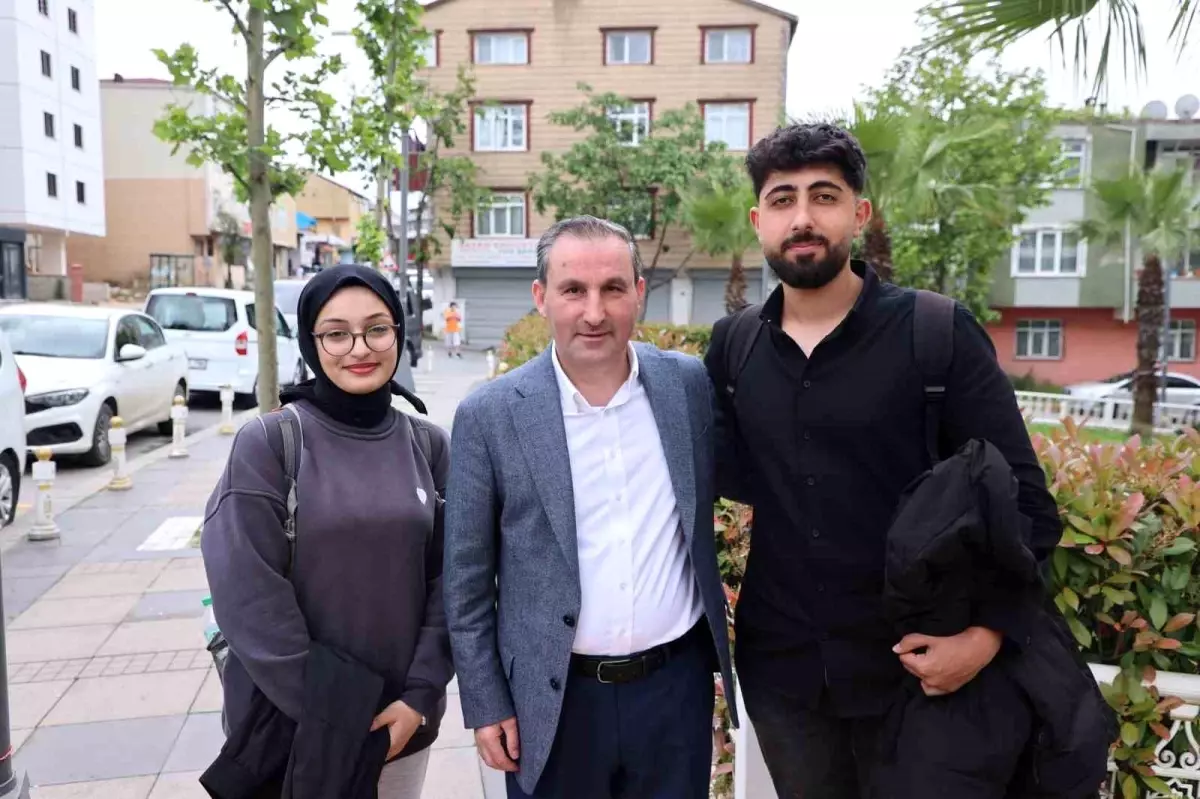 Sultanbeyli Belediyesi\'nden Üniversitelilere Eğitim Desteği