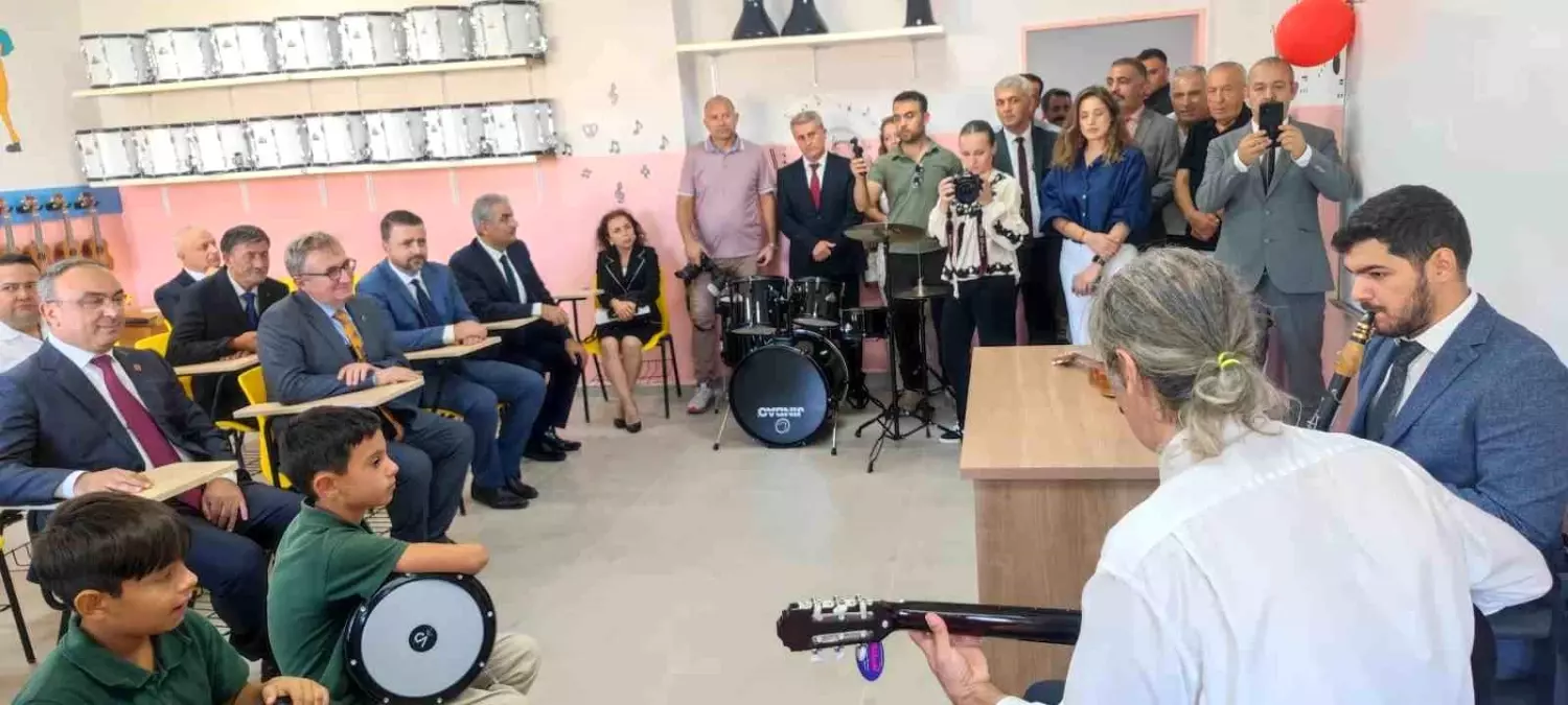 Tekirdağ\'da "Roman Gençlik Forumu ve Rol Modeli Etkinliği"