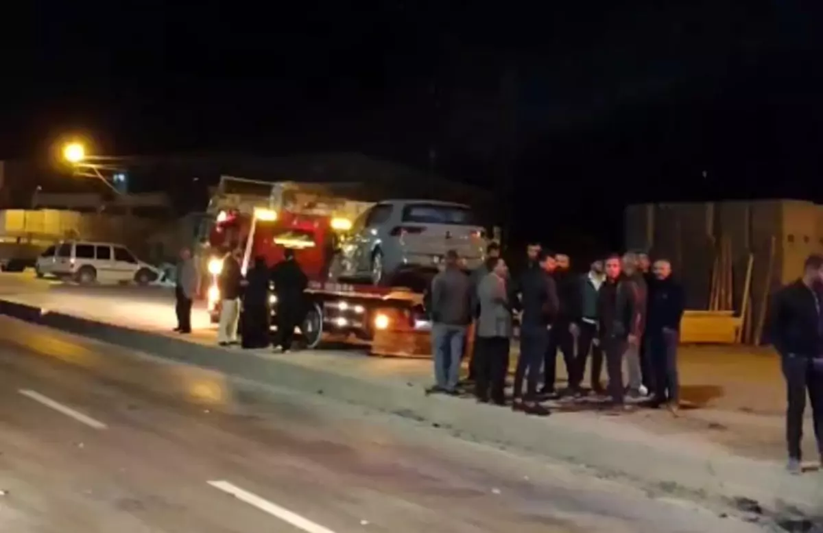 Yüksekova\'da Trafik Kazası: 5 Yaralı