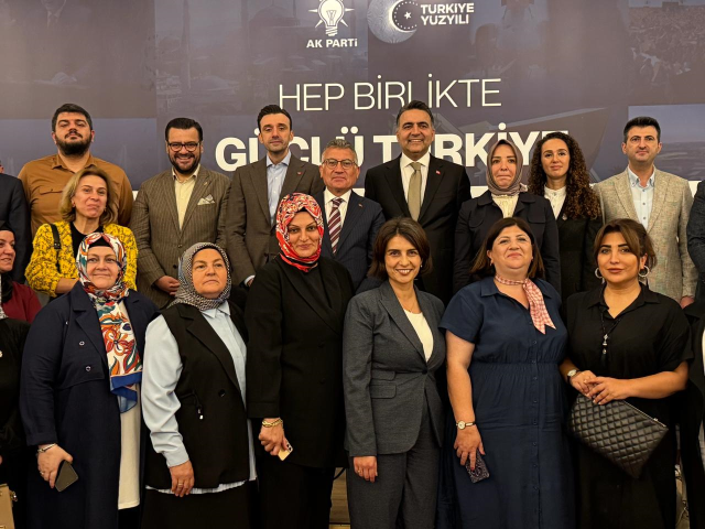 AK Parti'den bir günde 1.700 program