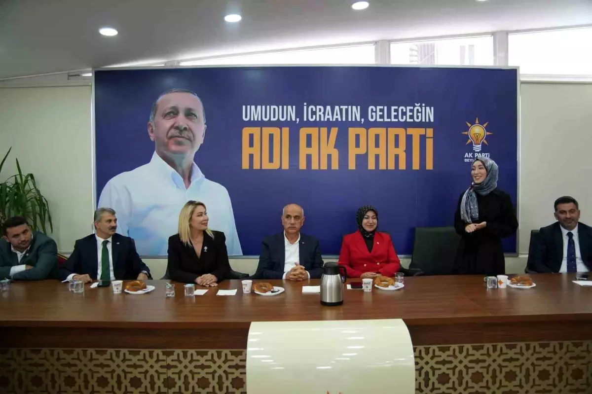 Beylikdüzü\'nde AK Parti Vatandaşlarla Buluştu