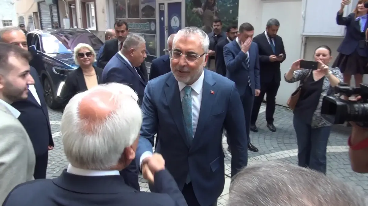 Bakan Işıkhan Silivri\'de Esnafla Bir Araya Geldi