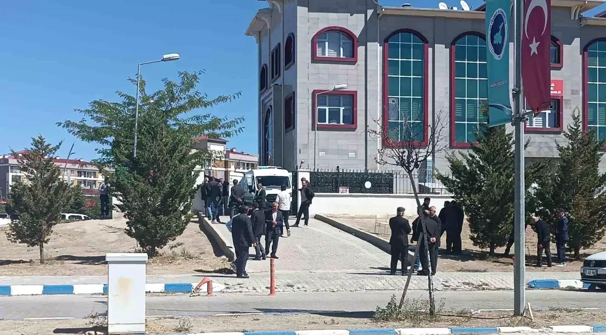 Gürpınar\'da Anne ve İki Oğul Öldürüldü