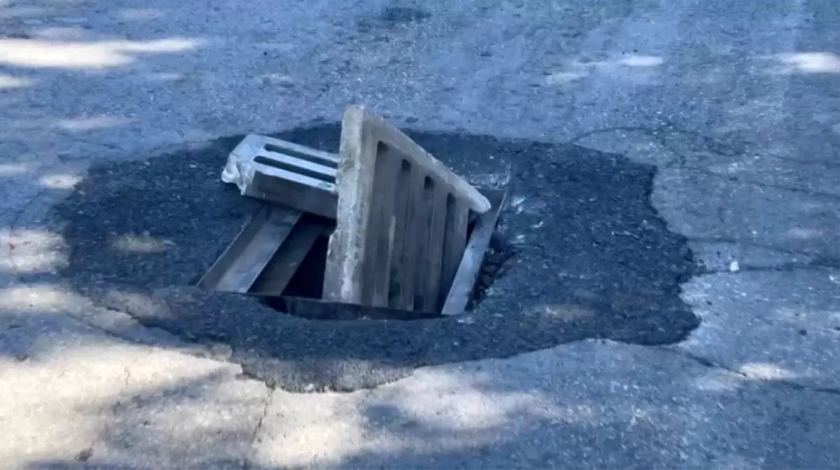 Erzincan\'da Kırılan Mazgal Araçta Maddi Hasara Yol Açtı