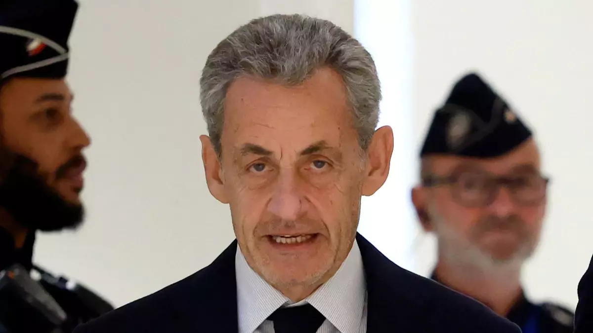Sarkozy Beş Yıl Hapse Mahkum Edildi
