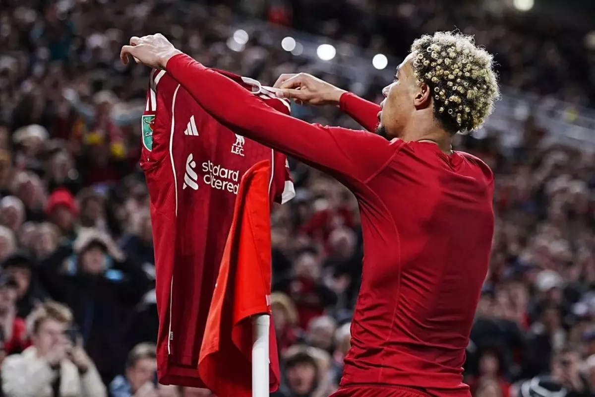 Formasını çıkarıp kırmızı görmüştü, Liverpool, Ekitike\'ye cezayı kesti