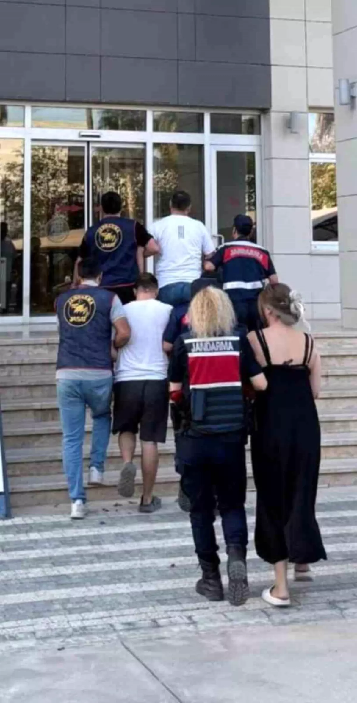 Antalya\'da Kaçan Araç Yakalandı