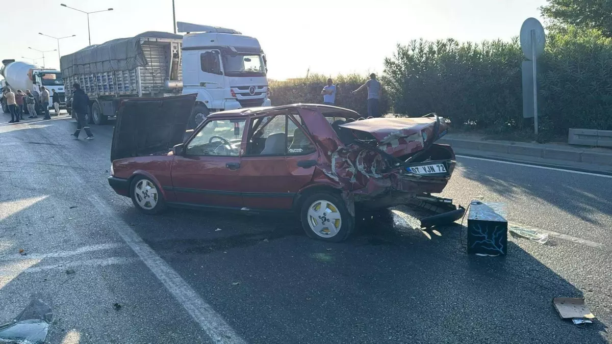 İki araç ile polis memuruna çarpan tır körpüden uçtu; 1 ölü, 2 yaralı