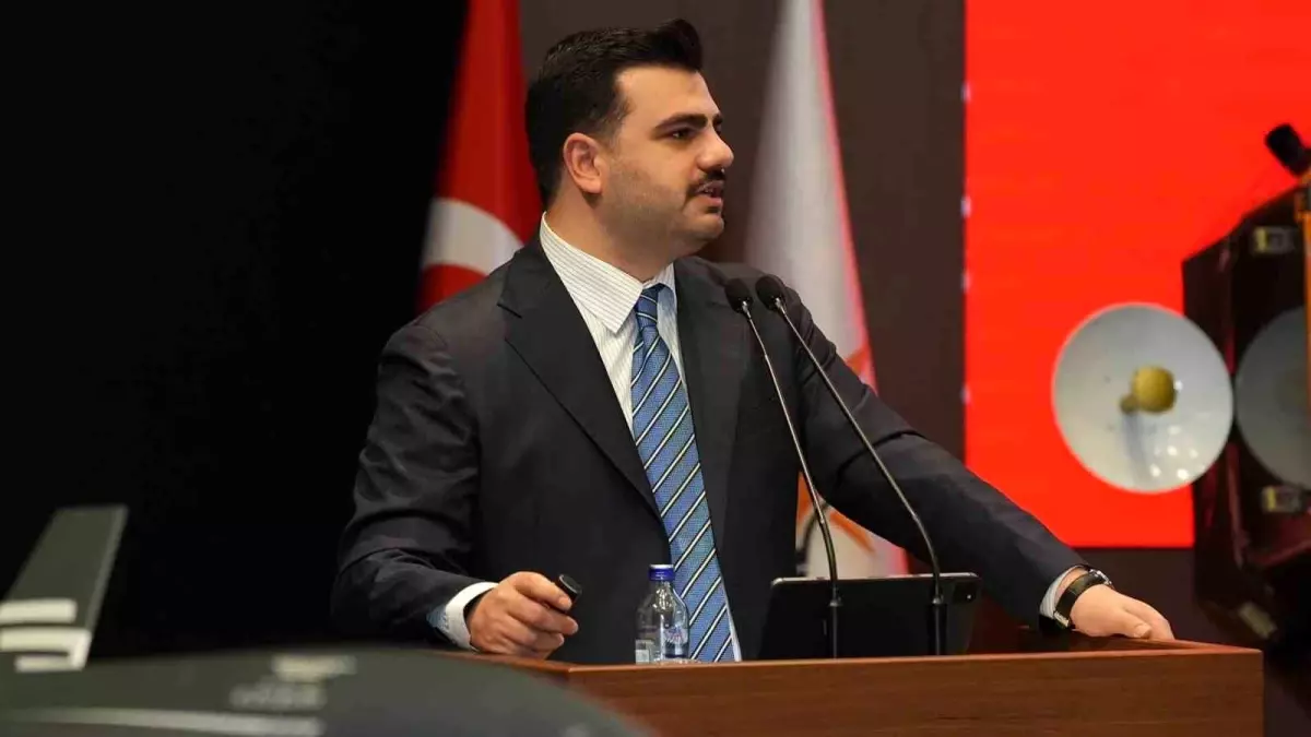 İzmir\'deki Çöp Krizi Üzerine Siyasi Tartışmalar Kızıştı