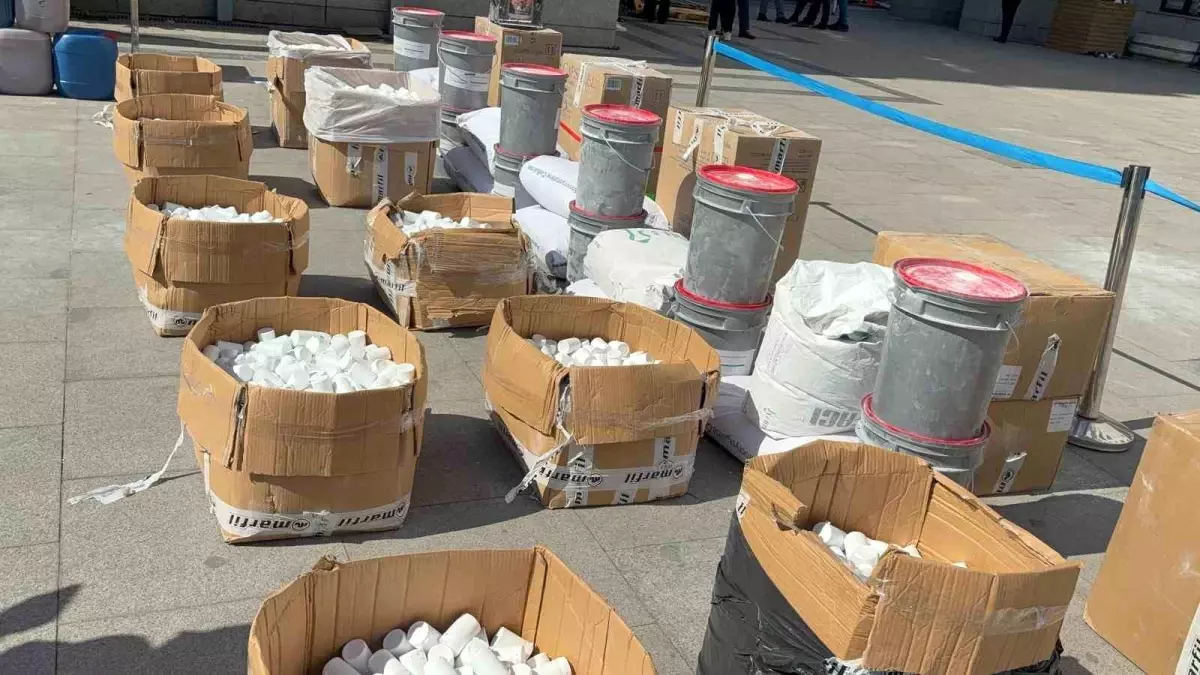 İstanbul\'da Uyuşturucu Operasyonu: 13 Tutuklama